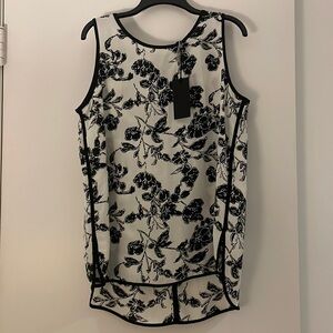 NWT!!! Floral sleeveless blouse